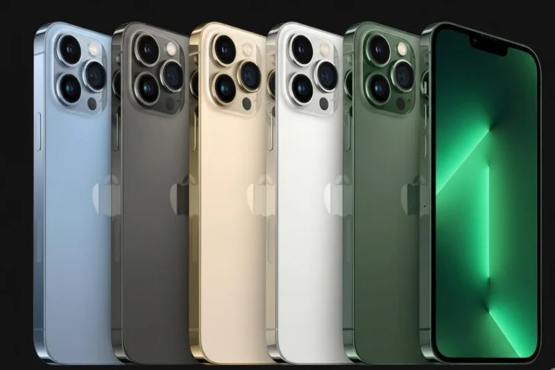 Ngôn ngữ phẳng vuông vức kết hợp với khung viền thép không gỉ sáng bóng giúp iPhone 13 Pro Max giữ trọn vẹn vẻ quý phái