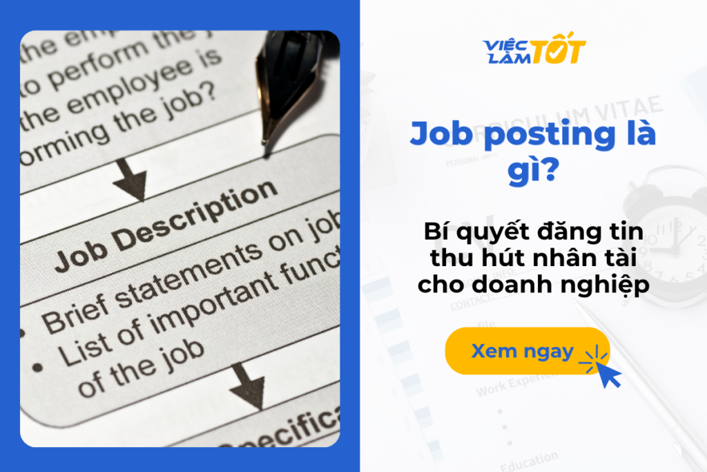 Một nhà tuyển dụng đang thiết kế nội dung tin đăng trên máy tính chuyên nghiệp