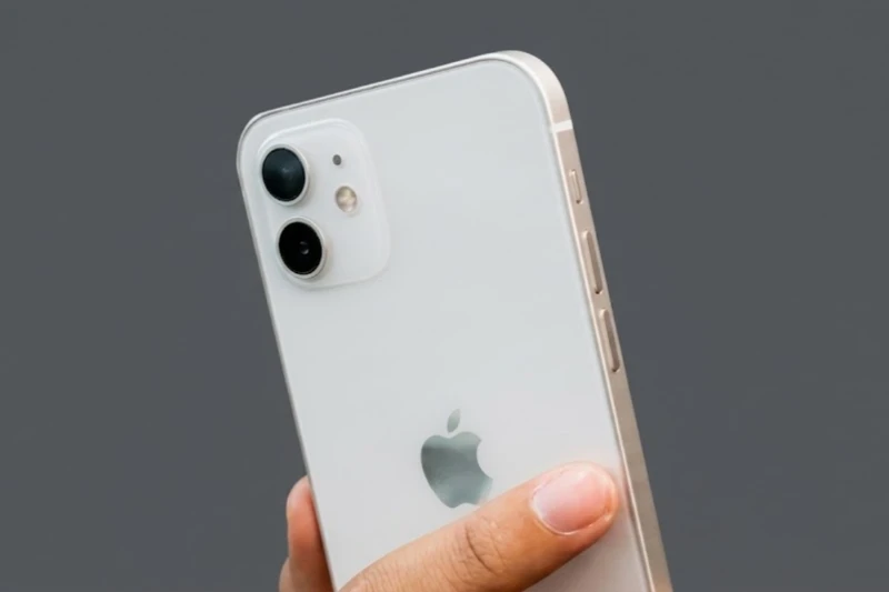 iPhone 12 màu Trắng phù hợp với người yêu thích phong cách tối giản