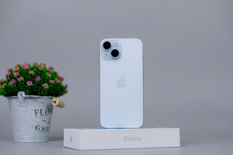 iPhone 15 Plus màu Xanh Dương phù hợp với mệnh Thủy và mệnh Mộc 
