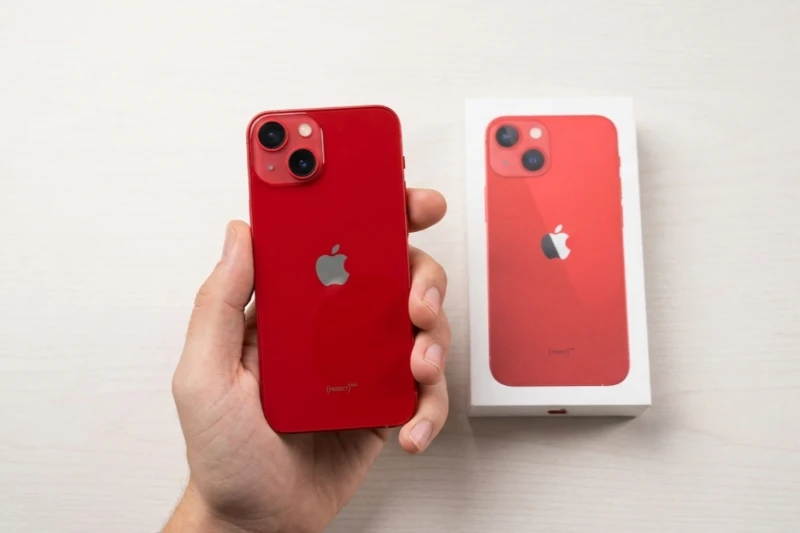 iPhone 13 mini màu Đỏ hợp mệnh gì