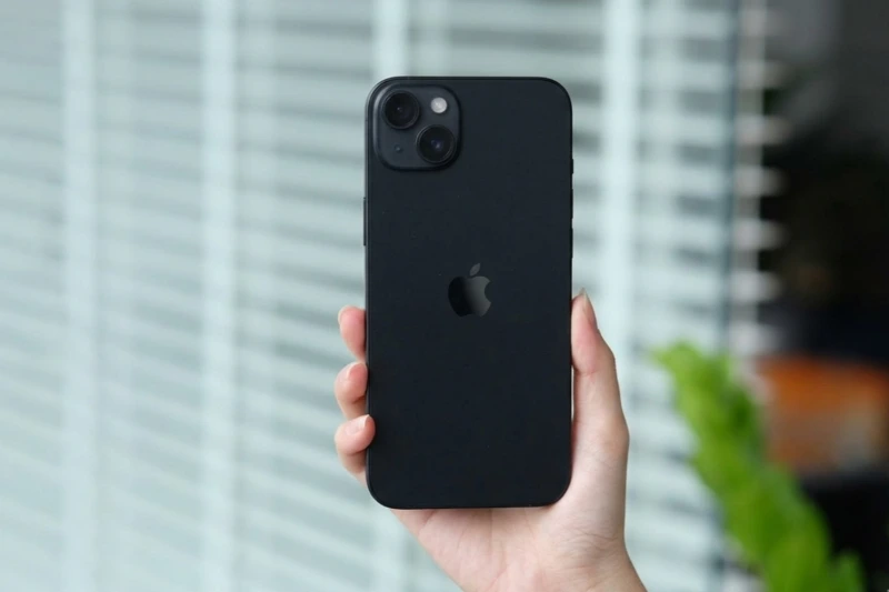 iPhone 15 màu đen hợp mệnh gì