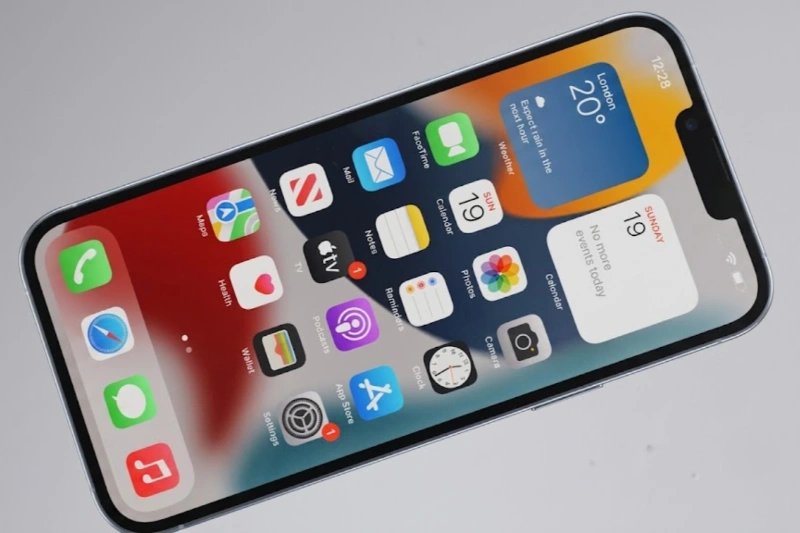 Màn hình kích thước lớn 6.7 inch OLED Super Retina XDR trên iPhone 13 Pro Max
