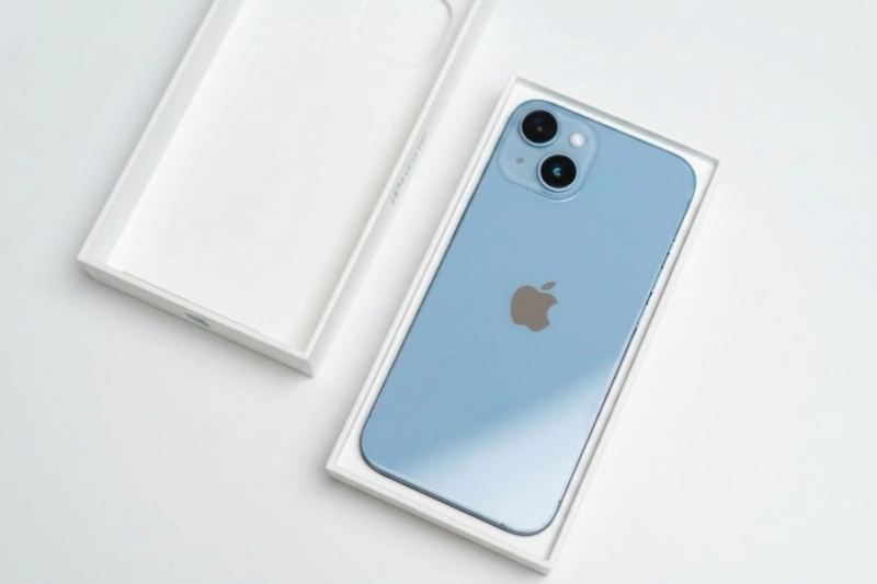 Những bạn trẻ yêu thích phong cách thời trang nhẹ nhàng, tinh tế sẽ chuộng sắc Xanh này ở iPhone 14