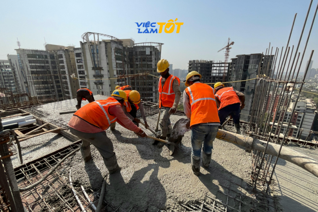 Thợ xây là gì? Nghề thợ xây là nền móng của mọi công trình hạ tầng hiện đại