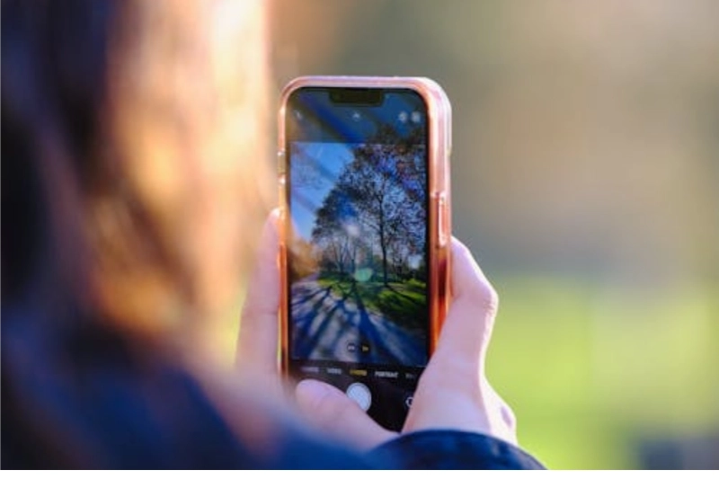 camera chính 48MP là điểm mạnh của iPhone 16e