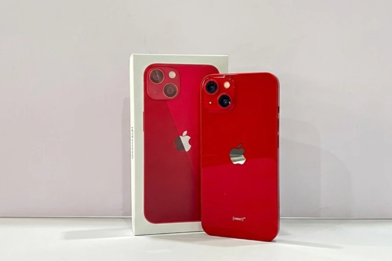 iPhone 13 mini màu Đỏ hợp mệnh Hỏa và mệnh Thổ