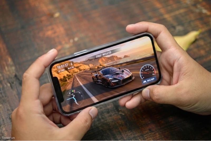 iPhone 13 với chip A15 Bionic không chỉ mạnh hơn mà còn kiểm soát nhiệt lượng rất tốt