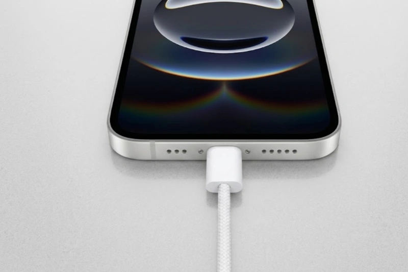 iPhone 16e hỗ trợ công suất sạc có dây tối đa lên đến 25W
