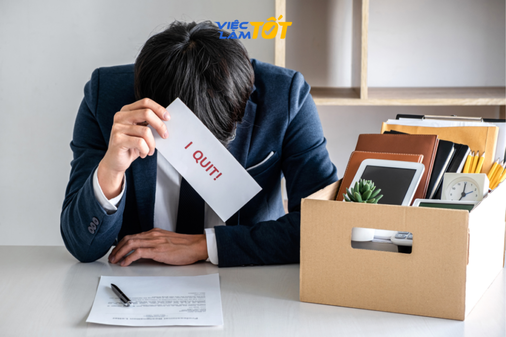 Nhà quản lý trao đổi một-một với nhân viên để hiểu nguyên nhân muốn nghỉ việc