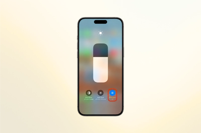 Nhiều người nhầm tưởng iPhone 16 Plus bị lỗi màn hình khi thấy màu sắc chuyển sang tông vàng ấm hoặc xanh dịu.