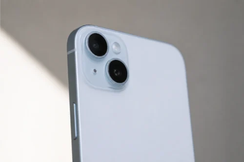 Camera iPhone 15 Plus chụp ảnh có độ chi tiết cao.