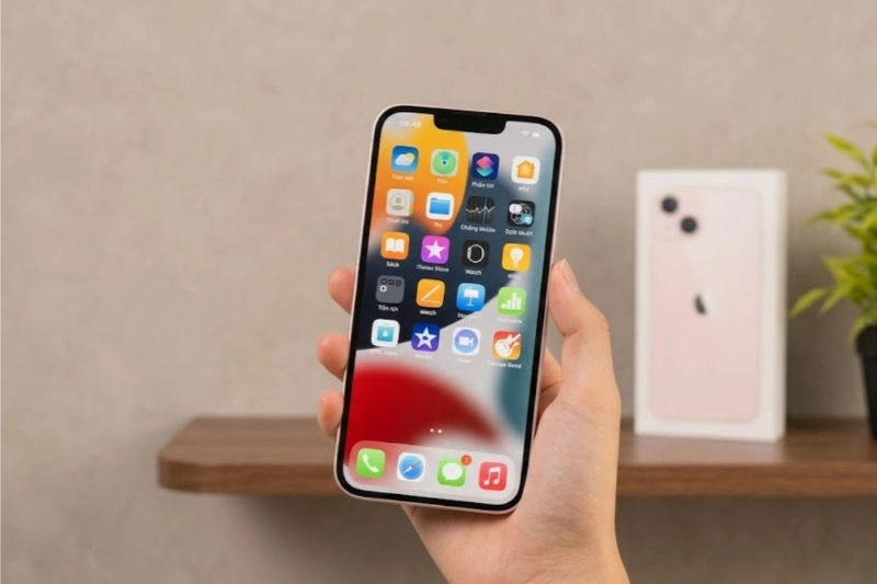 iPhone 13 màn hình 60Hz, hiển thị sắc nét