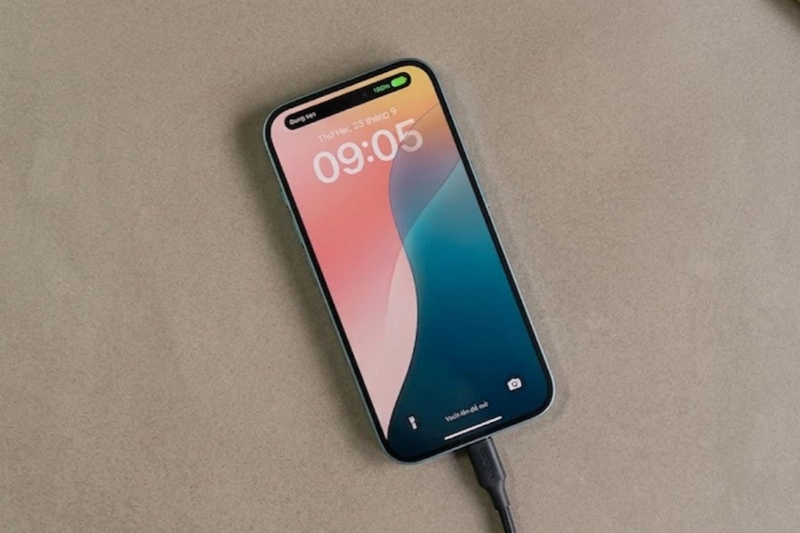 iPhone 16 Pro Max hỗ trợ công nghệ sạc nhanh có dây chuẩn Power Delivery