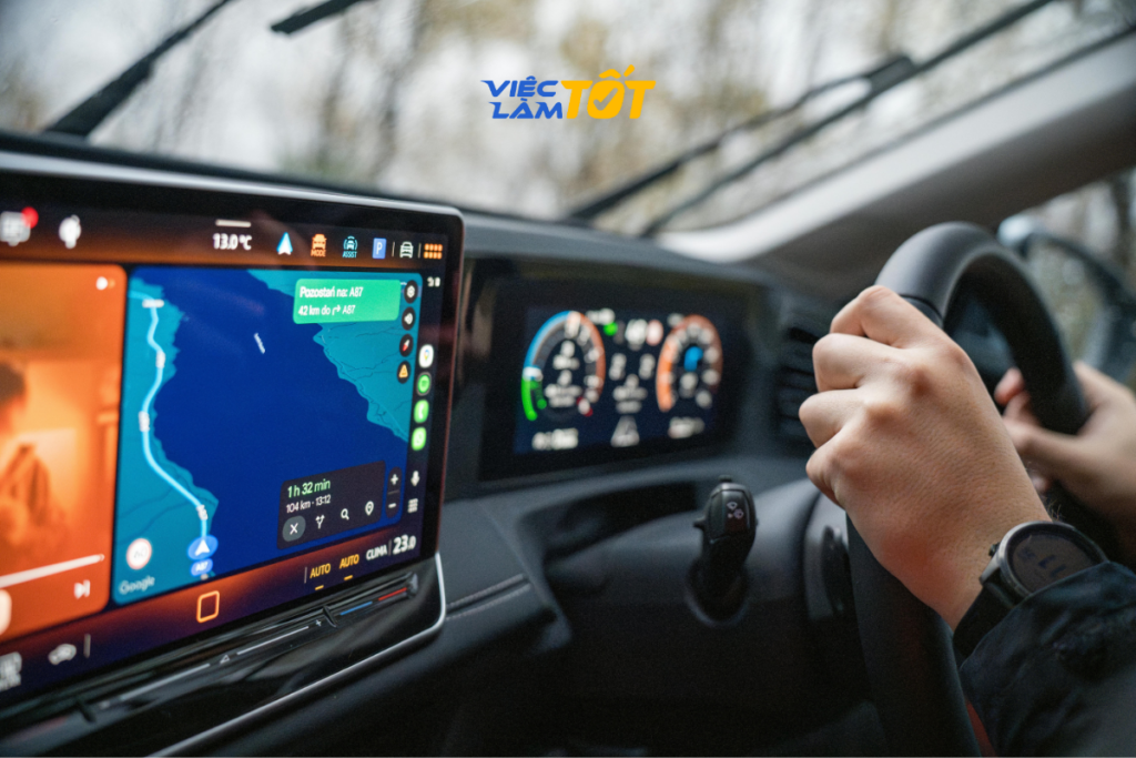 Tài xế hiện đại cần nhạy bén với các thiết bị công nghệ hỗ trợ lái xe an toàn