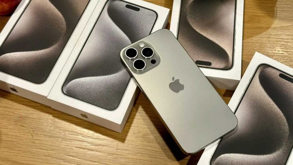 So S nh IPhone 15 Pro Max V IPhone 16 Pro