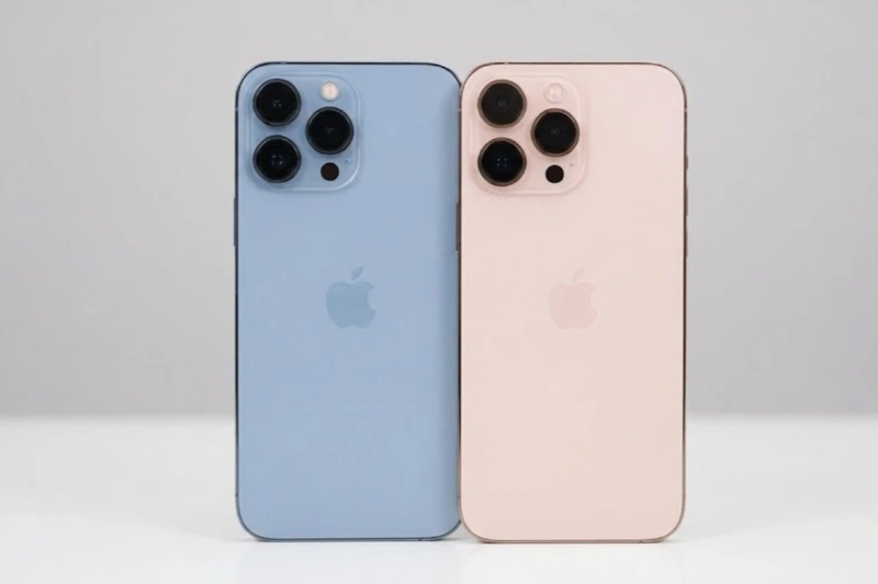 iPhone 16 Pro Max ghi nhận sự thay đổi lớn về kích thước tổng thể khi máy dài hơn đáng kể nhưng lại hẹp hơn về bề ngang so với iPhone 13 Pro Max