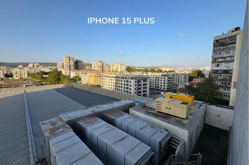 Camera góc siêu rộng 12MP trên iPhone 15 Plus mang đến góc nhìn bao quát, rất lý tưởng khi chụp phong cảnh hoặc kiến trúc