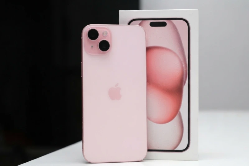 Màu hồng iPhone 15 cho người mệnh Thổ