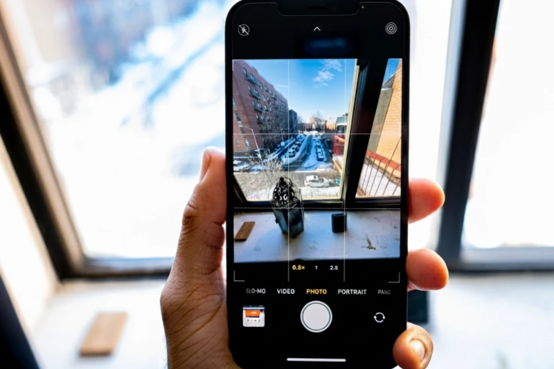 Ảnh chụp phong cảnh ngoài trời bằng camera chính của iPhone 12 Pro Max