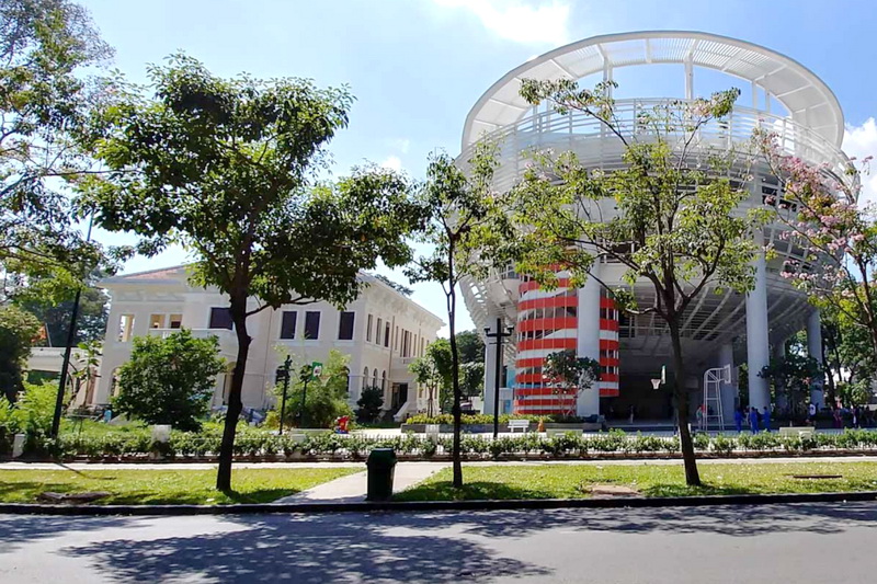 Nhà Thiếu Nhi Thành phố Hồ Chí Minh, tọa lạc ngay trung tâm Quận 3, là một điểm đến văn hóa và giáo dục lý tưởng dành cho trẻ em.