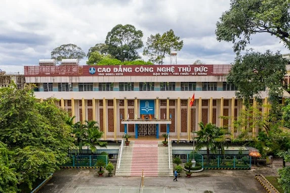 cao-dang-cong-nghe-thu-duc
