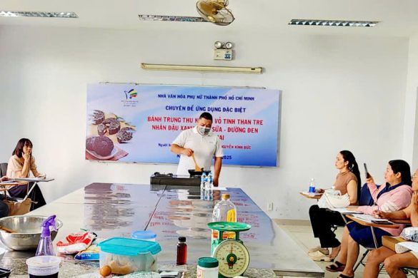 Lớp học làm bánh trung thu ở nhà văn hóa phụ nữ Quận 3