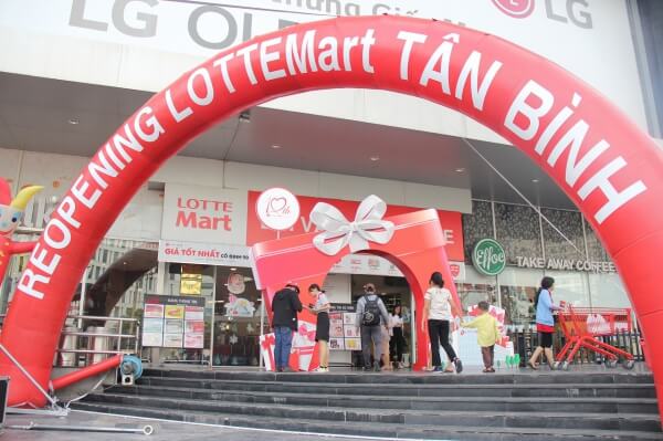 Lotte Mart Tân Bình là điểm thu hút nhiều người ở Tân Bình