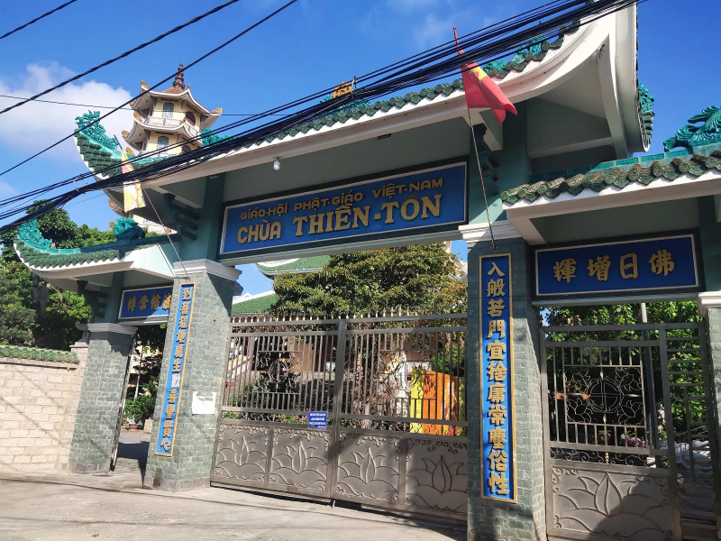 chùa quận 2 lâu đời, thu hút nhiều du khách viếng thăm