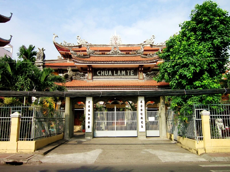 Các ngôi chùa Quận 1 là nơi lý tưởng cho những ai muốn tìm về sự an yên của Phập pháp