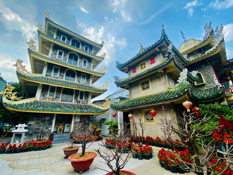 Chùa hóc môn đẹp, thanh tịnh
