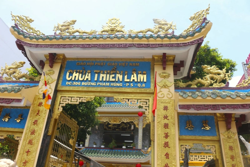 Ngôi chùa Quận 8 mang lại cảm giác trang nghiêm, thanh bình