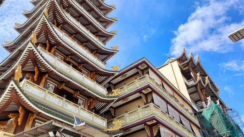 Những ngôi chùa Tân Phú nổi bật với kiến trúc tinh xảo, không gian yên tĩnh