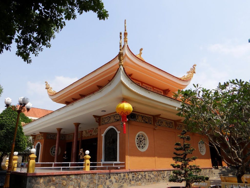 chùa hóc môn với vẻ đẹp cổ kính, linh thiêng
