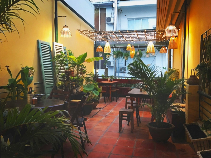 nhà hàng quận 3 ấm cúng, mang vẻ đẹp cổ điển Việt Nam