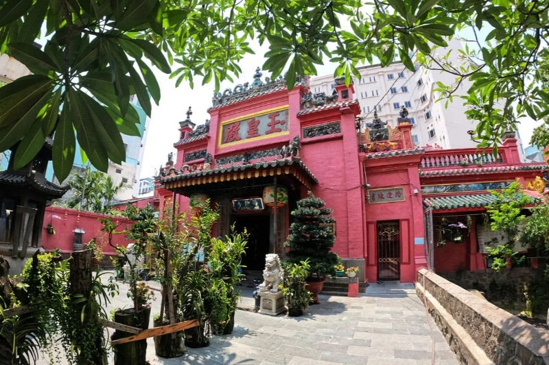 Chùa quận 1 linh thiêng, thu hút bởi kiến trúc độc đáo