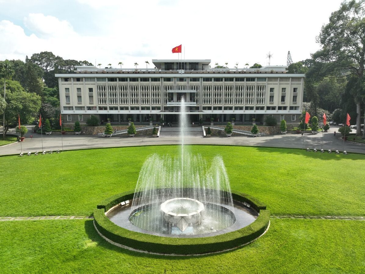 Giờ mở cửa Dinh Độc Lập thế nào? Cập nhật chi tiết Dinh Độc Lập giờ mở cửa, thời gian tham quan, và lưu ý lịch hoạt động mới nhất.