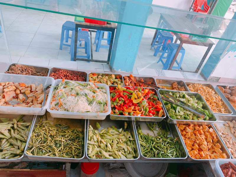 Quán chay Quận 12 là một lựa chọn hoàn hảo cho những ai yêu thích các món cơm chay dân dã, quen thuộc
