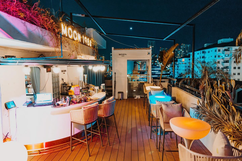 Rooftop Quận 7 hiện đại, mang phong cách Hàn Quốc trẻ trung