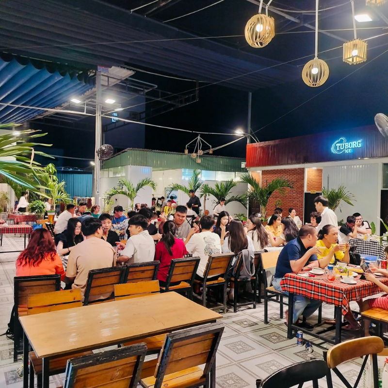 Quán nướng Quận 9 thu hút bởi phong cách nướng ngói mới lạ, độc đáo