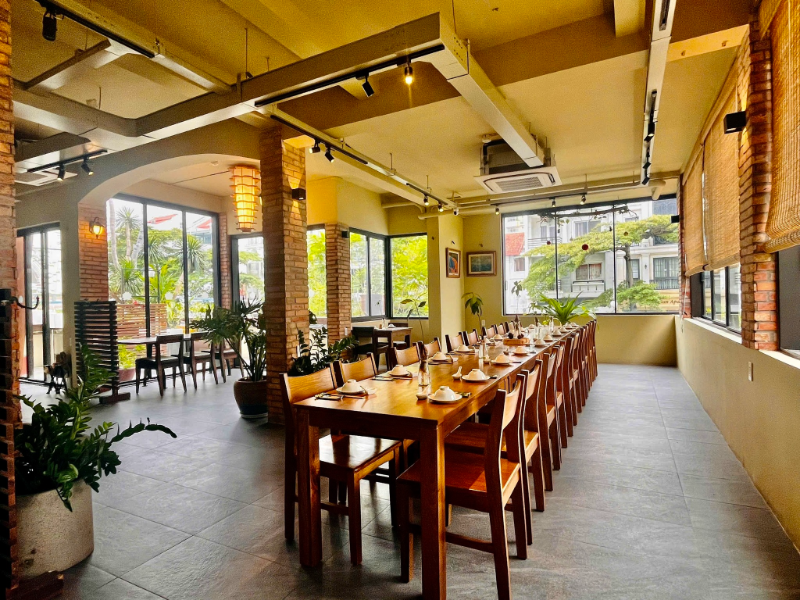 Quán chay Quận 7 có không gian sang trọng, ấm cúng