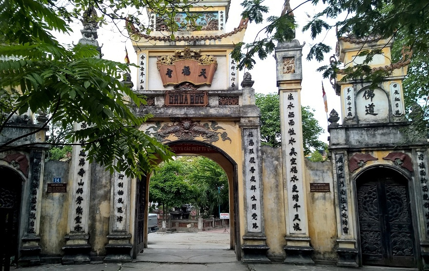 Danh sách 4 ngôi chùa linh thiêng nhất Hà Nội dành cho người muốn hành hương, tìm sự an yên hoặc khám phá văn hóa Phật giáo giữa đô thị ngàn năm.