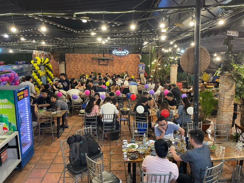Quán nướng Bình Thạnh có không gian rộng rãi, hiện đại
