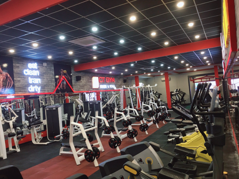 Phòng gym Bình Thạnh sở hữu các thiết bị tập luyện hiện đại, khu vực tập đa dạng
