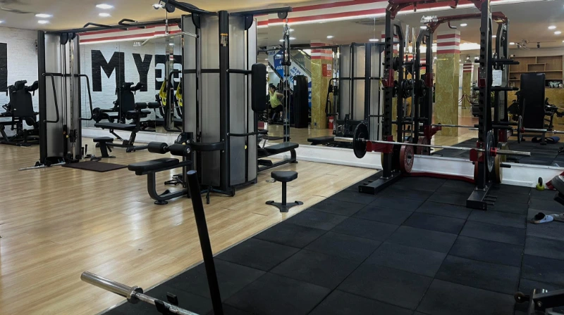 Phòng gym Tân Phú nổi bật với không gian hiện đại, rộng rãi