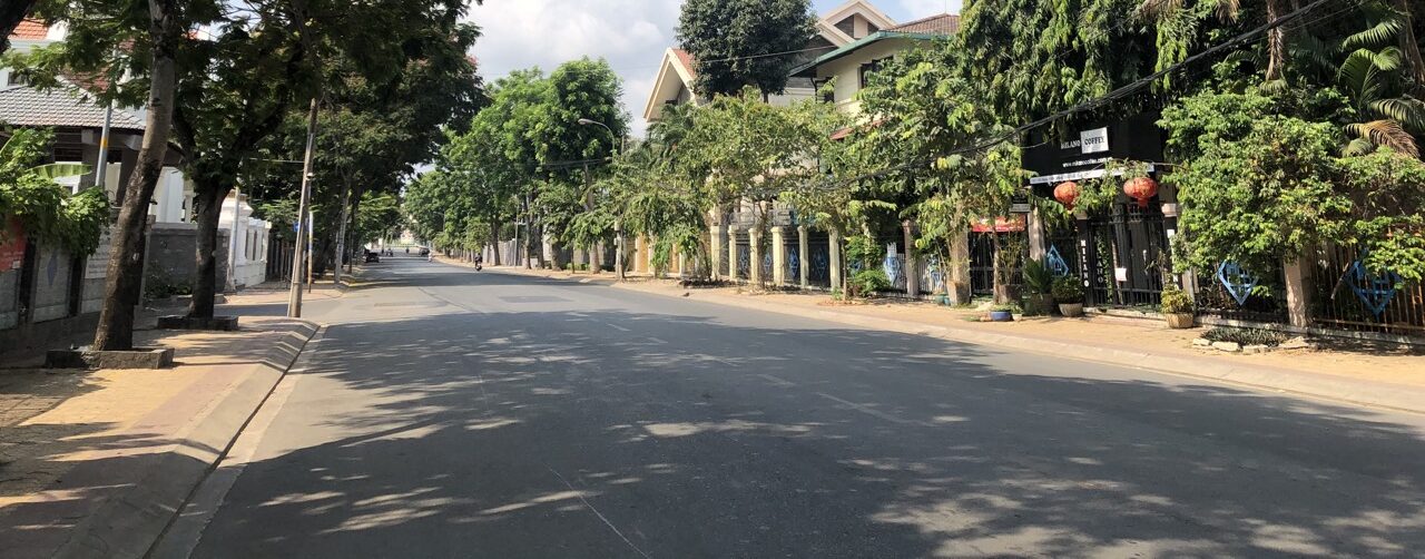 Đường Nguyễn Văn Hưởng, khu vực ven sông Sài Gòn tại Quận 2