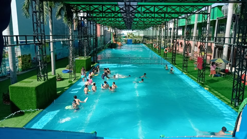 Hồ bơi Campus Việt Mỹ thuộc hệ thống giáo dục tư thục.
