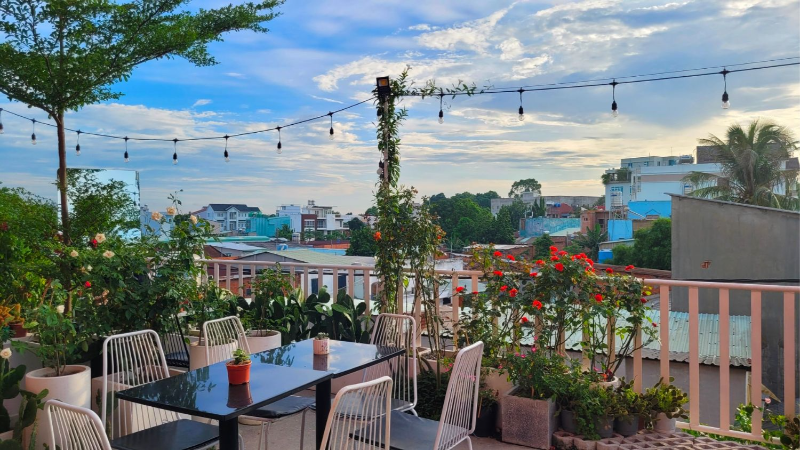 Quán cà phê Bình Dương gây ấn tượng với không gian đẹp, view xinh