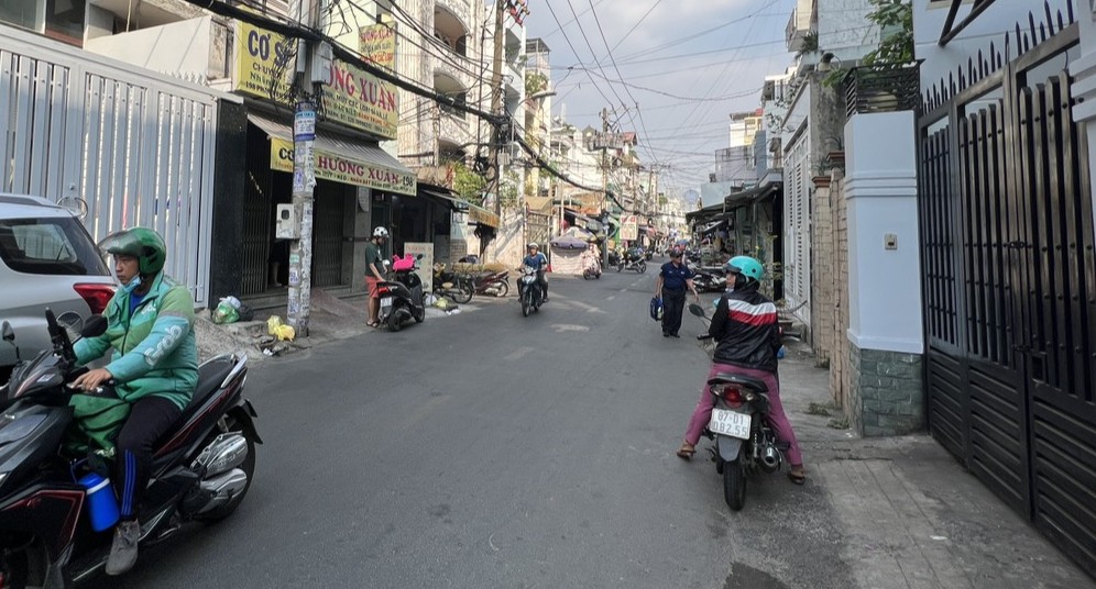 Đường Phan Văn Hân, khu phố ẩm thực sầm uất tại Bình Thạnh