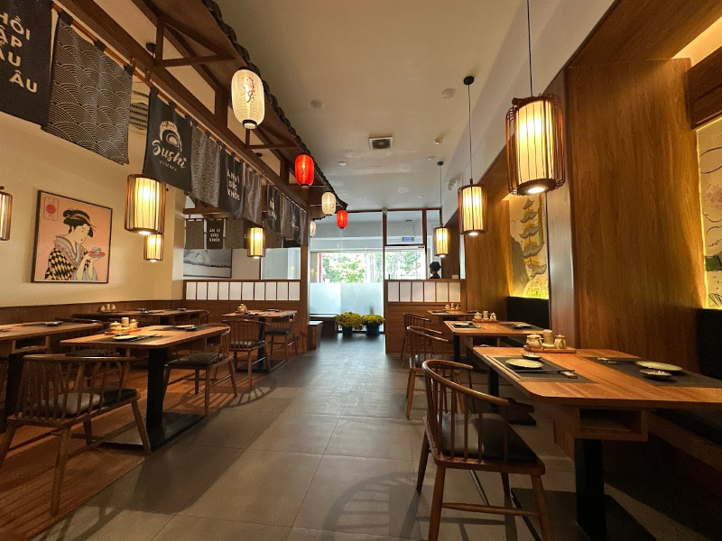 Quán Nhật Quận 1 có không gian gần gũi, sushi chất lượng